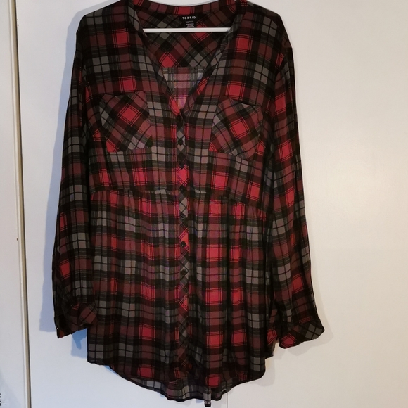 π 2 for $30 π Torrid Top, size 3XL